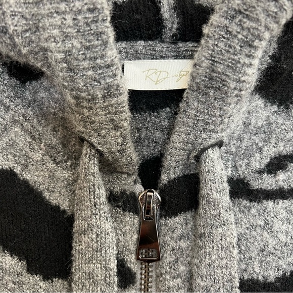 RD Style Womens Animal Print Hooded Sweater in Gray/Black, Size XS - Picture 5 of 8